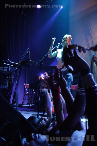 COCOROSIE - 2005-11-26 - PARIS - Divan du Monde - Sierra Casady